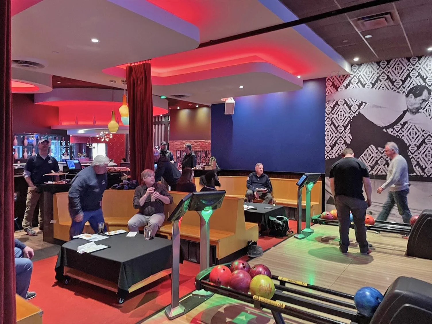 Team building at King&rsquo;s Bowling.